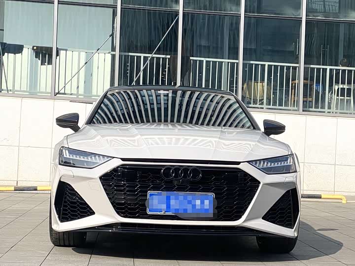 Фото 2 - Audi A7L