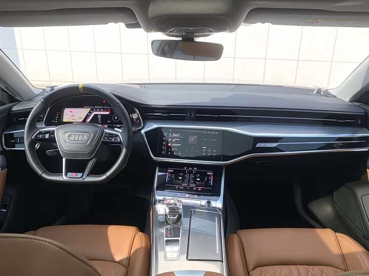 Фото 9 - Audi A7L