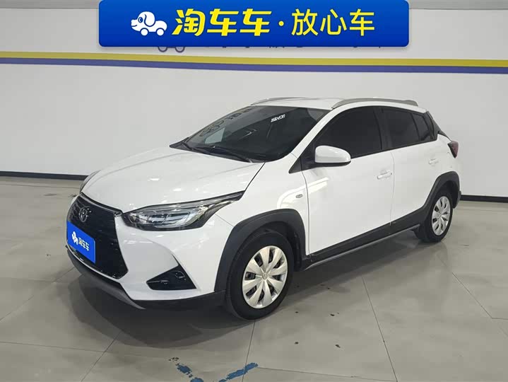 Фото 1 - Toyota Yaris L Hatchback