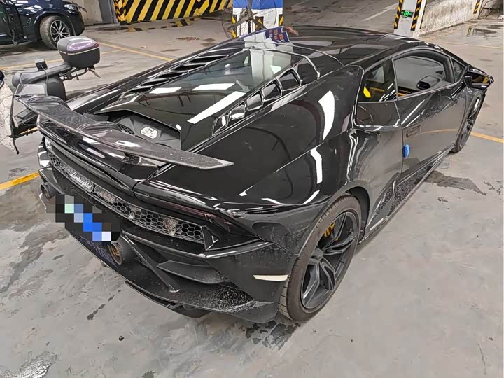 Фото 3 - Lamborghini Huracán