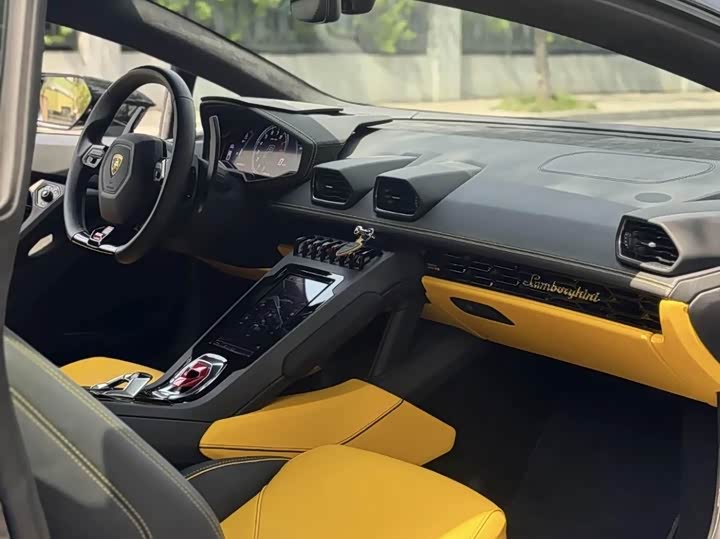 Фото 6 - Lamborghini Huracán