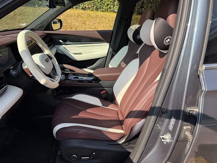 Фото 8 - Geely Monjaro