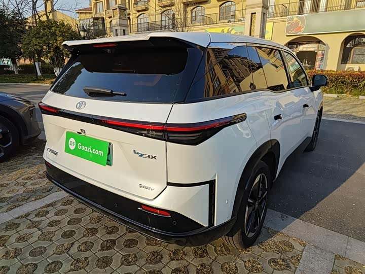 Фото 7 - Toyota bZ3X