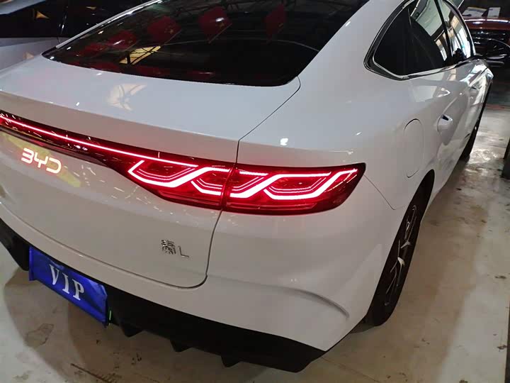 Фото 8 - BYD Qin L