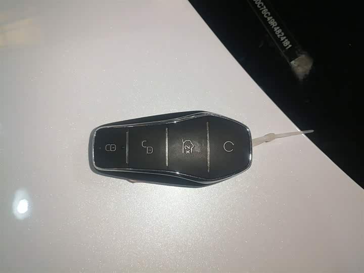 Фото 9 - BYD Qin L