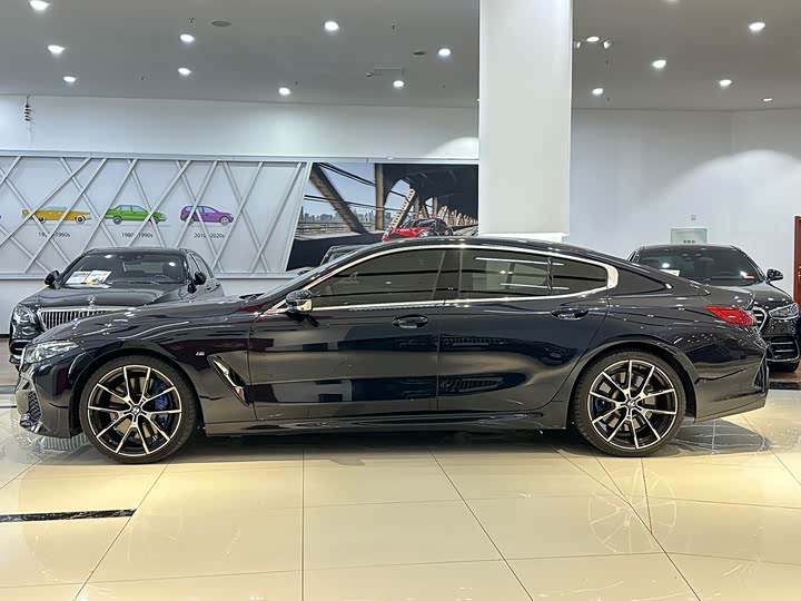Фото 3 - BMW 8 Series