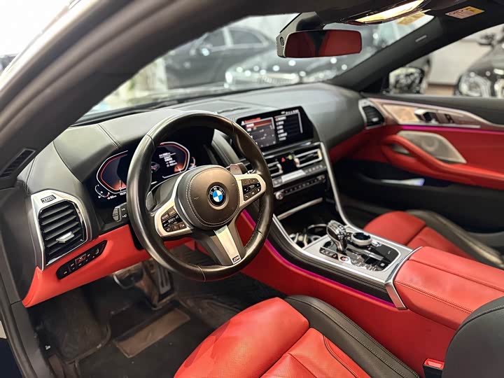 Фото 4 - BMW 8 Series