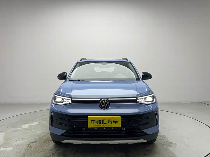 Фото 2 - Volkswagen Tharu