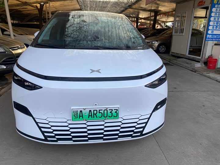 Фото 1 - XPeng X9