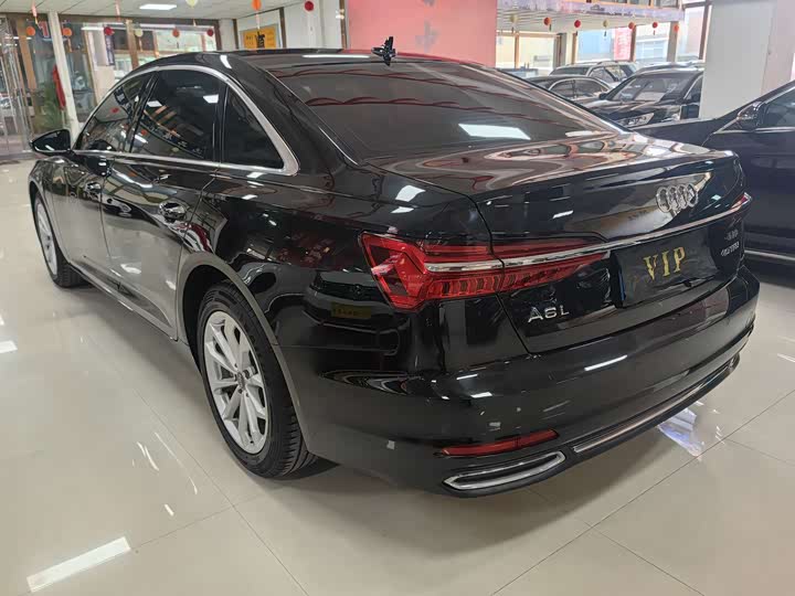 Фото 9 - Audi A6L