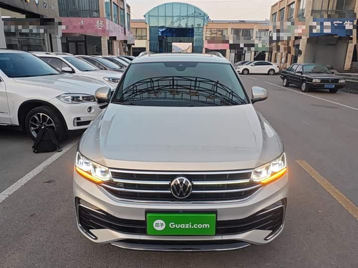 Фото 3 - Volkswagen Tiguan L Pro