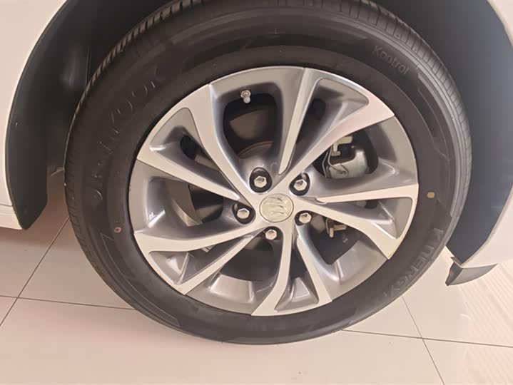 Фото 6 - Buick Verano