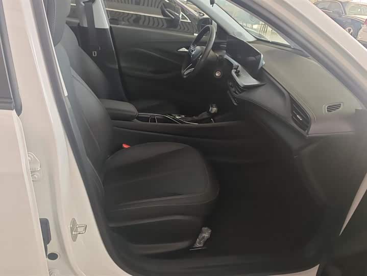 Фото 8 - Buick Verano