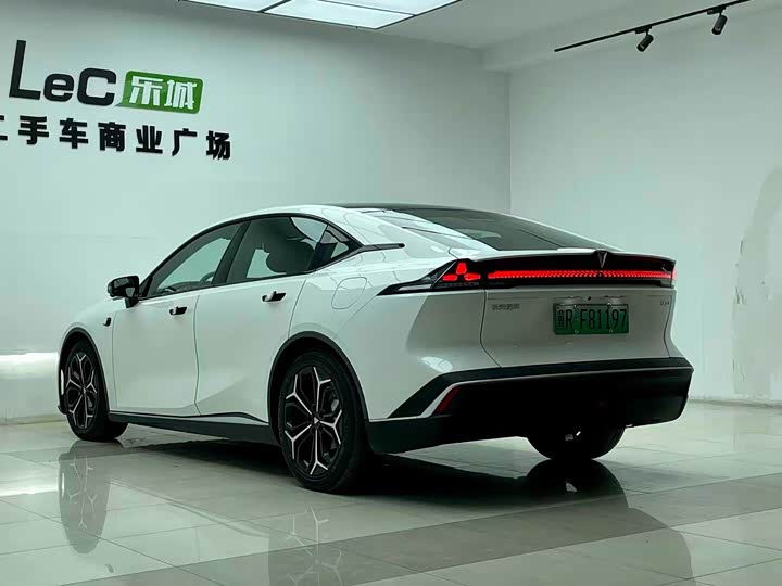 Фото 6 - Changan Deepal SL03