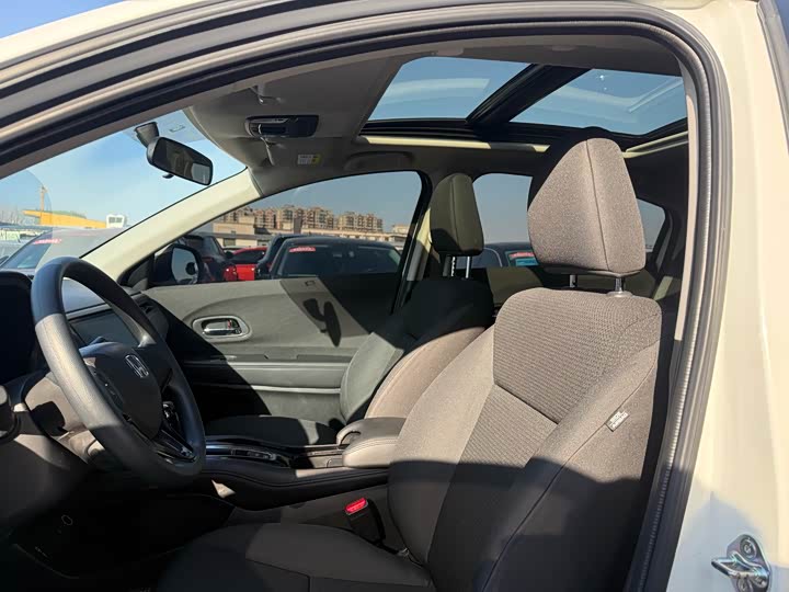 Фото 7 - Honda Vezel