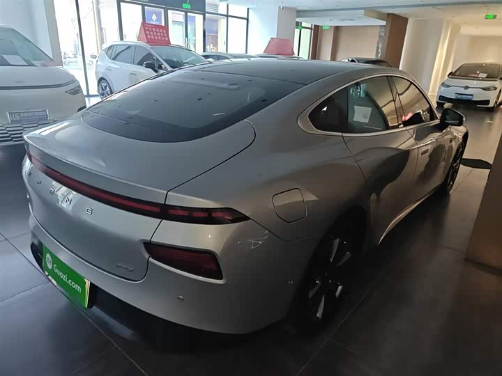 Фото 7 - XPeng P7