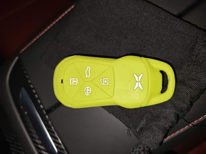 Фото 9 - XPeng P7