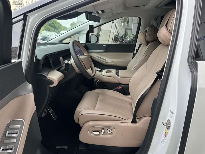 Фото 6 - XPeng X9