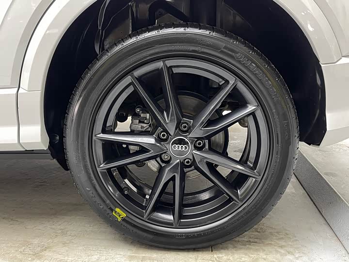 Фото 6 - Audi Q2L