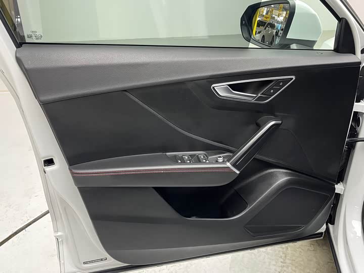 Фото 8 - Audi Q2L