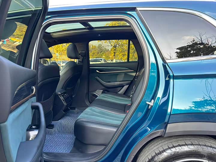 Фото 8 - Geely Monjaro