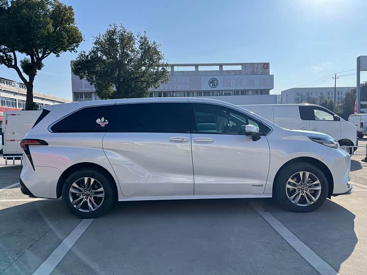 Фото 5 - Toyota Sienna