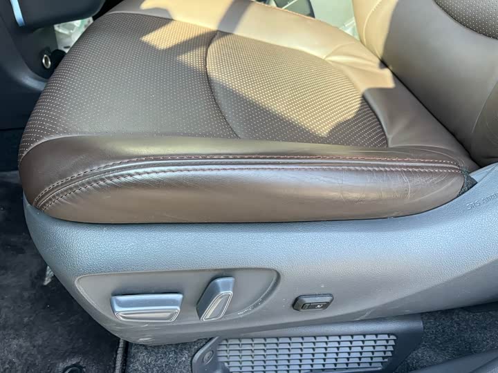 Фото 7 - Toyota Sienna