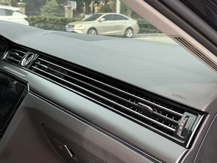 Фото 7 - Volkswagen Magotan