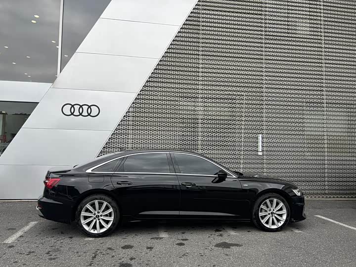 Фото 3 - Audi A6L