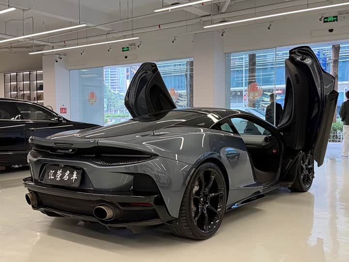 Фото 6 - McLaren GT