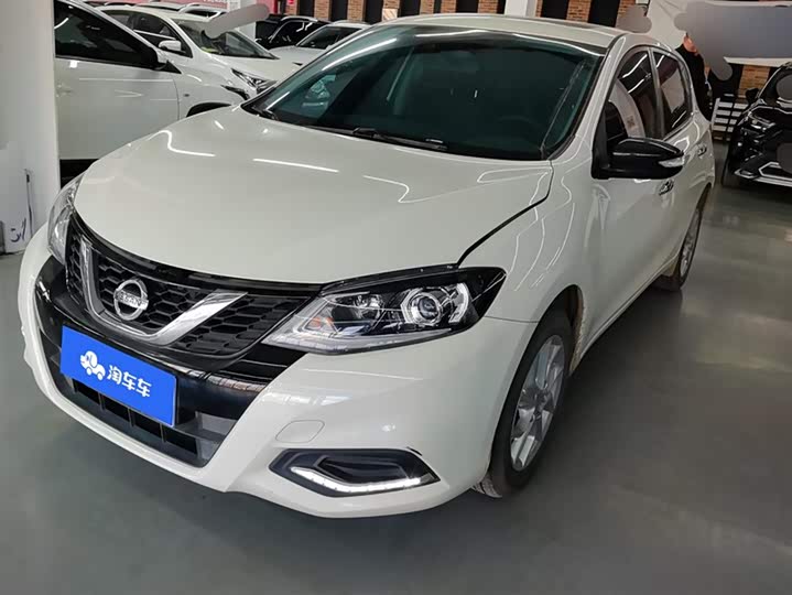 Фото 1 - Nissan Tiida