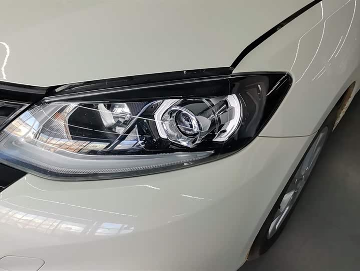 Фото 5 - Nissan Tiida