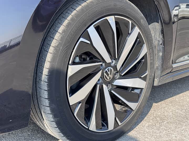 Фото 8 - Volkswagen Passat