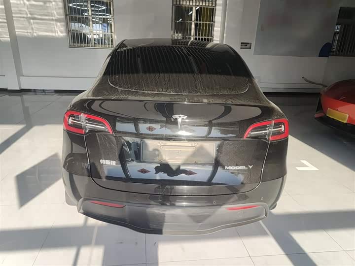 Фото 6 - Tesla Model Y