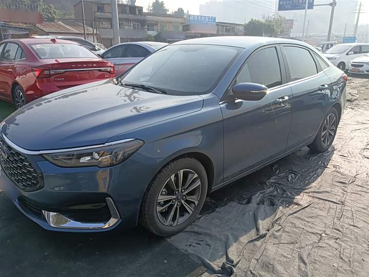 Фото 2 - Ford Escort