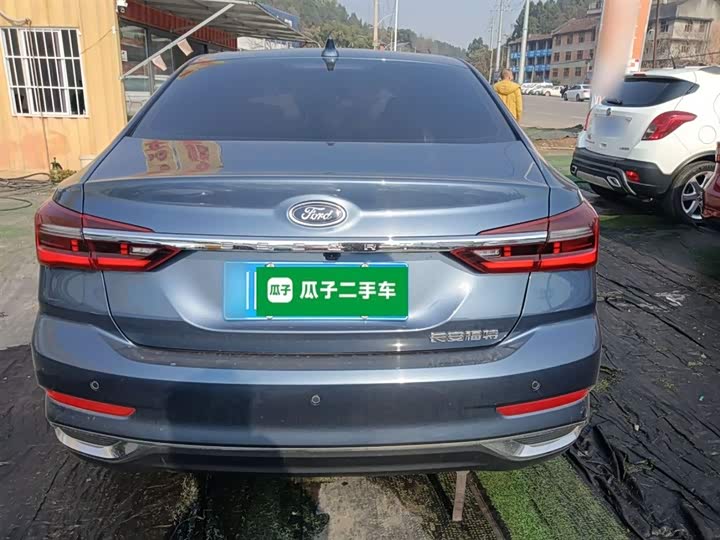 Фото 6 - Ford Escort