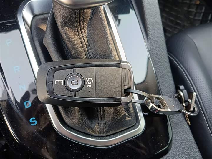 Фото 9 - Ford Escort