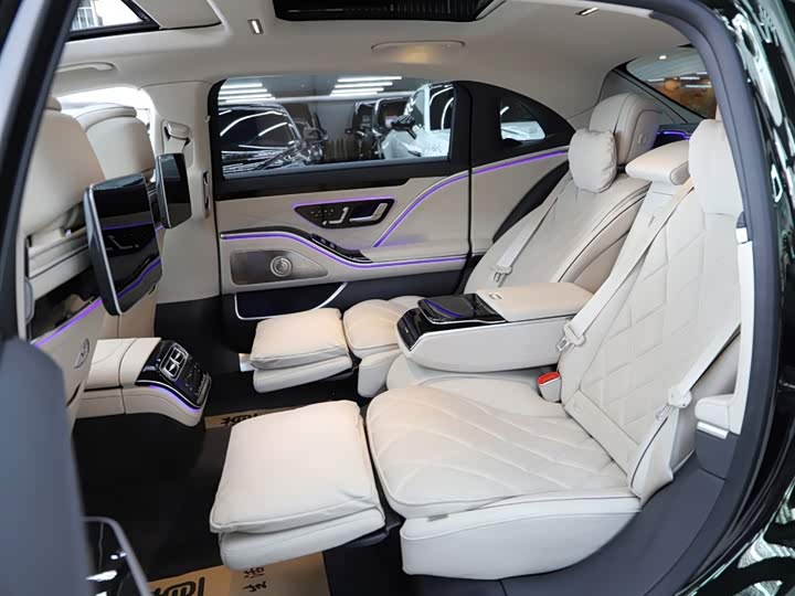 Фото 8 - Mercedes-Benz Maybach S-Class
