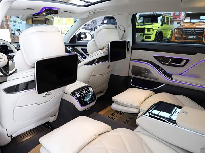 Фото 9 - Mercedes-Benz Maybach S-Class