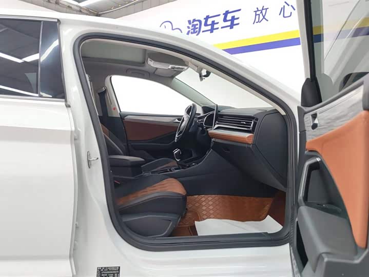 Фото 8 - Volkswagen Sagitar L