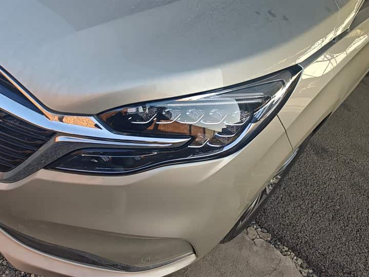 Фото 5 - Buick GL8 ES