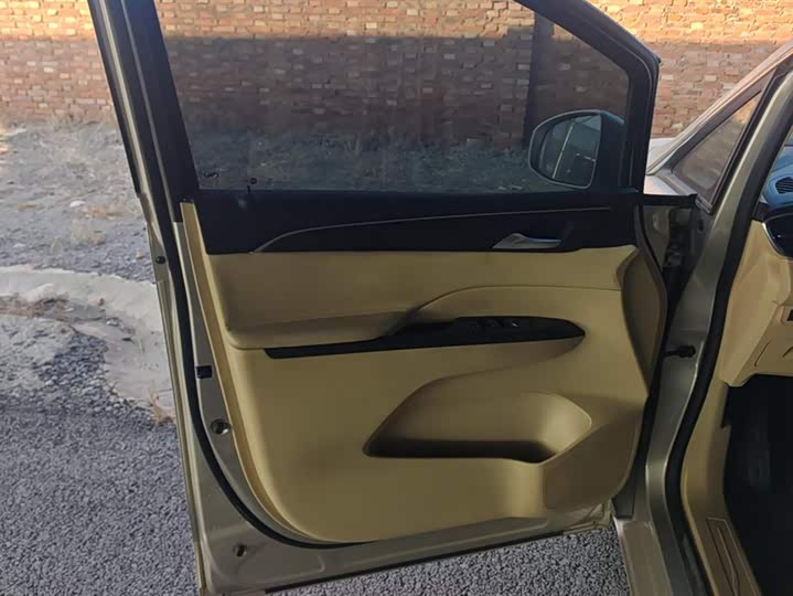 Фото 7 - Buick GL8 ES