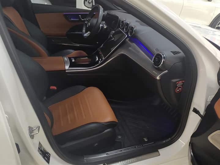 Фото 8 - Mercedes-Benz C-Class