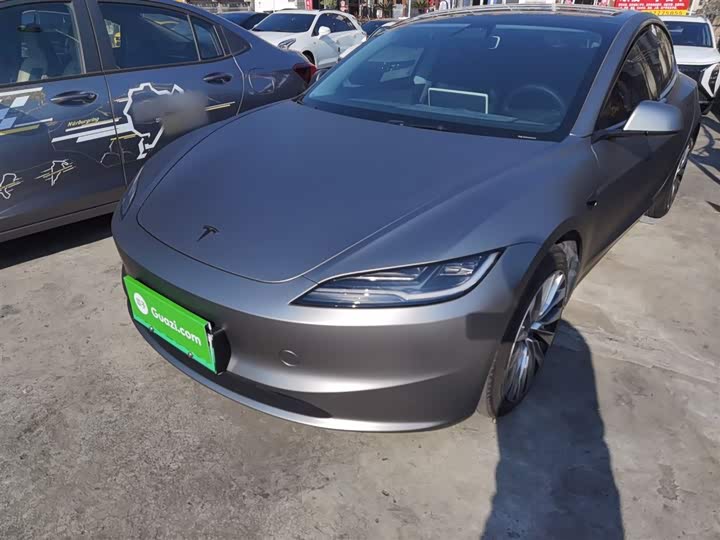 Фото 1 - Tesla Model 3