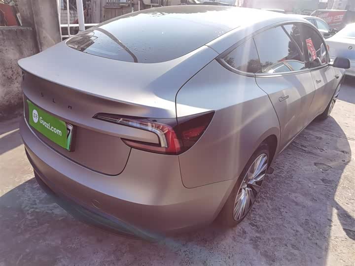 Фото 7 - Tesla Model 3