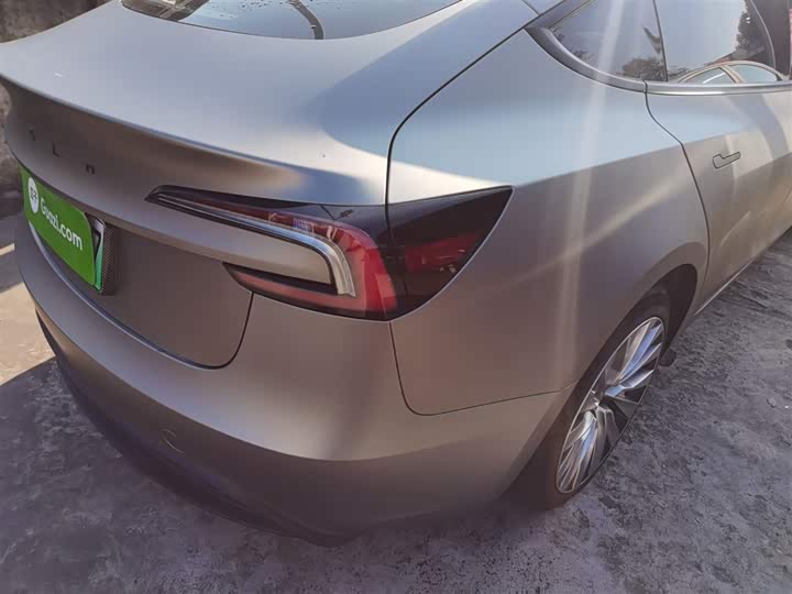 Фото 8 - Tesla Model 3