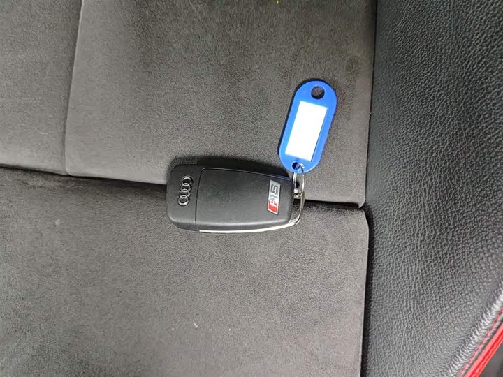 Фото 9 - Audi Q3