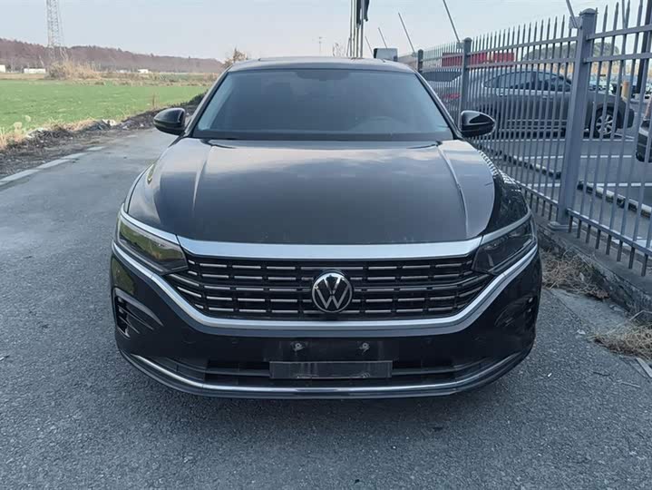 Фото 2 - Volkswagen Passat