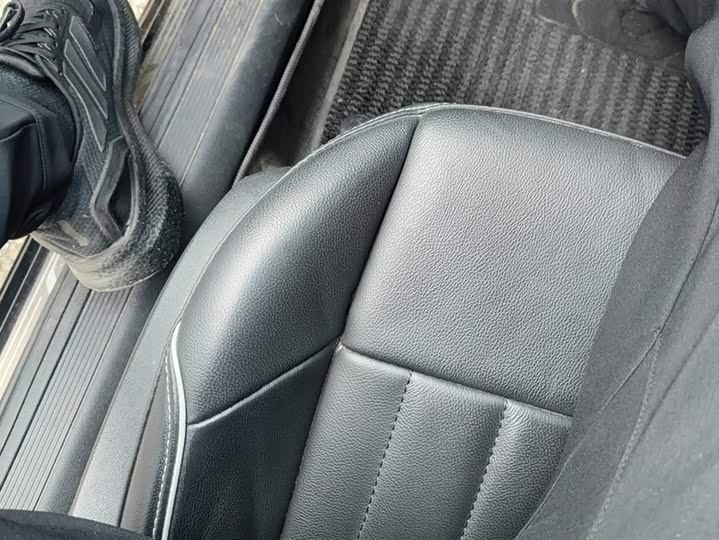 Фото 9 - Volkswagen Passat