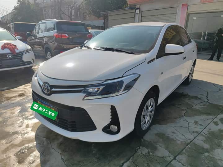Фото 2 - Toyota Vios